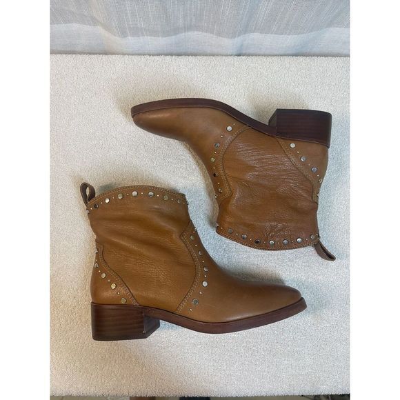 Dolce Vita Women’s Studded Leather Ankle Booties. Size 7 Clean Inside And Out‎ - Picture 1 of 9